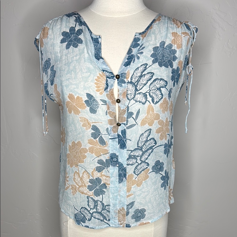 Lucky Brand Blue and Tan Cap Sleeve Blouse with Leaf & Floral Pattern